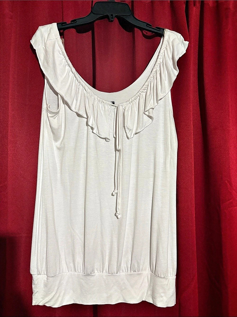 Ashley Stewart White Ruffle Neck Blouse Size 14/16 Like New